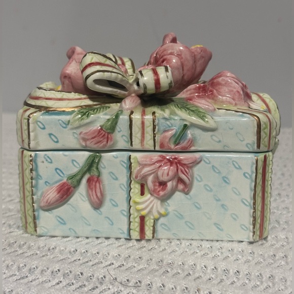Fitz and Floyd Pastel Floral trinket Box - Picture 1 of 9